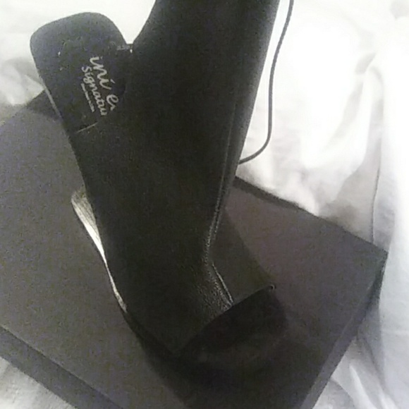 Shoes - Picture 4 of 5